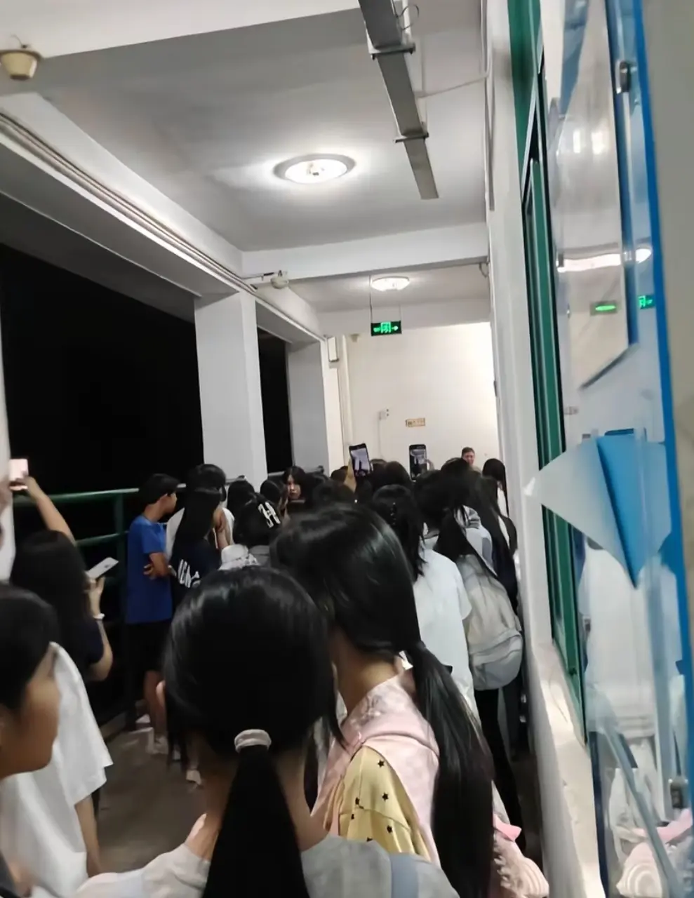 《梅州市职业技术学院女厕双胞胎成长记》免费无删减HD-高清多平台播放-《梅州市职业技术学院女厕双胞胎成长记》全网同步更新