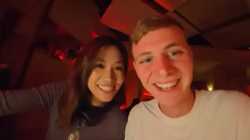 免费看《西安麻辣烫女孩陈雨婷》4K未删减资源，博主搭讪精彩片段，1080P高清在线观看无广告！