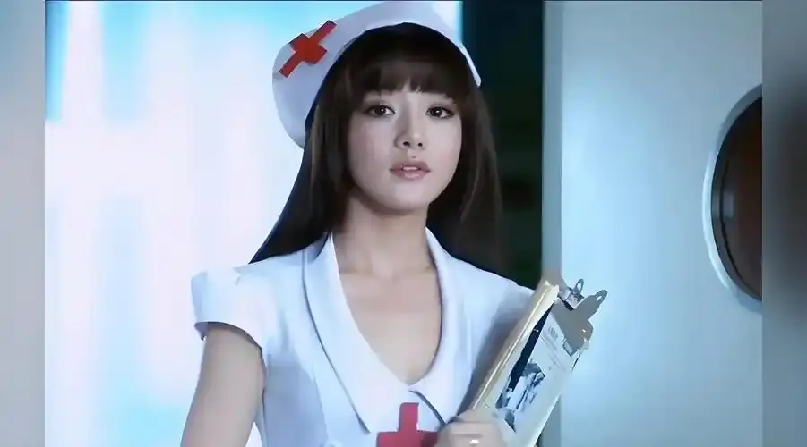 法国满天星系列《急救护士》完整版HD高清免费看-《急救护士》作为医疗大片，带来“感官核弹”级体验-蜜桃影院