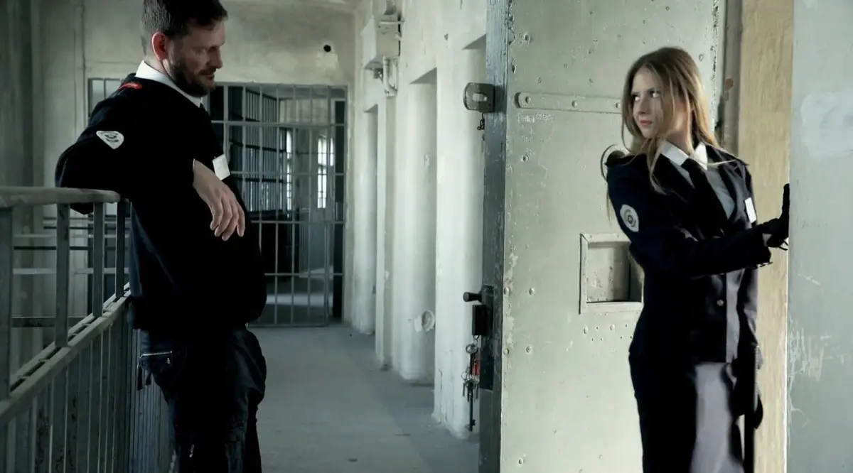 法国电影《高压监狱2》高清无删减在线观看-青苹果影院