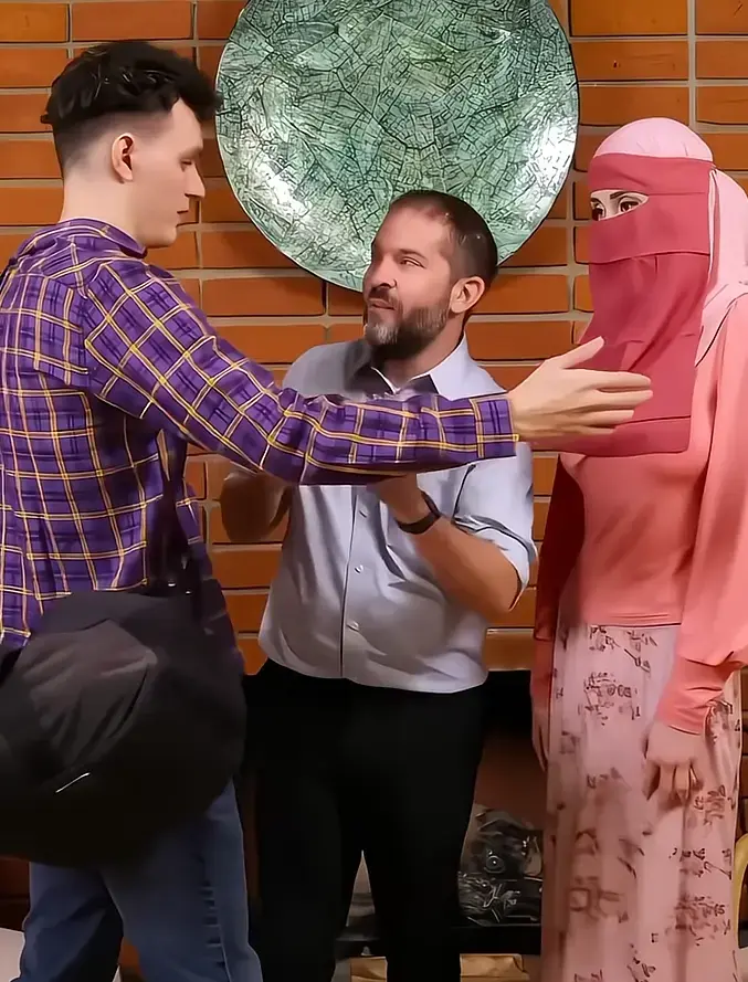 欧美电影《Hijab mylfs》未删减HD中字高清免费在线播放 - Violet Voss主演《Hijab mylfs》高清完整版观看 - VS影院 - 夸克迅雷网盘
