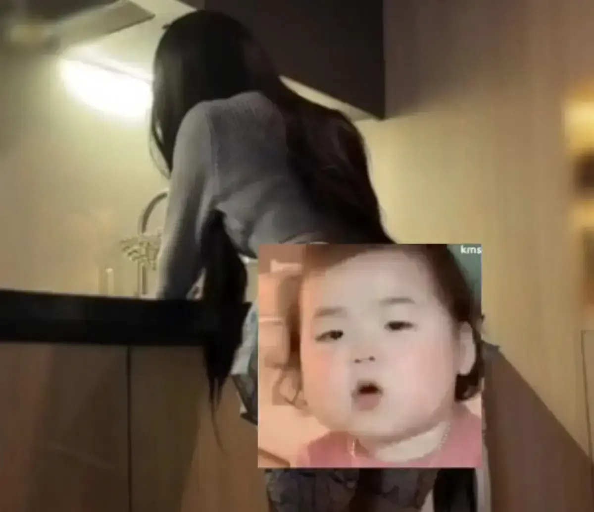 《狗爹和小桃深夜发错视频事件》《狗爹和小桃误发的情侣日常原视频》《全网催婚团》