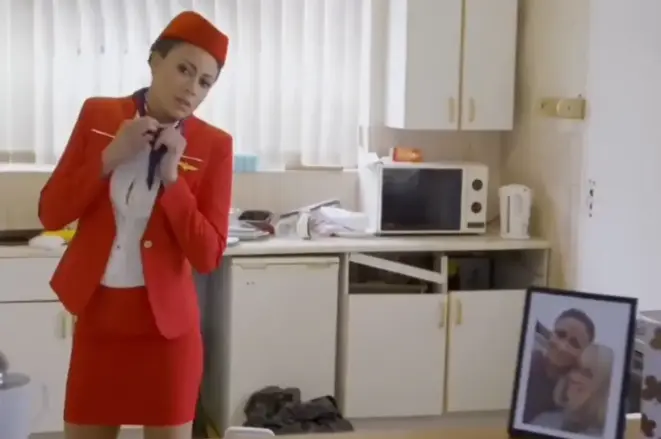 《法国空姐》免费高清无删减在线观看-《法国空姐》完整原声DVD手机在线-VS影视