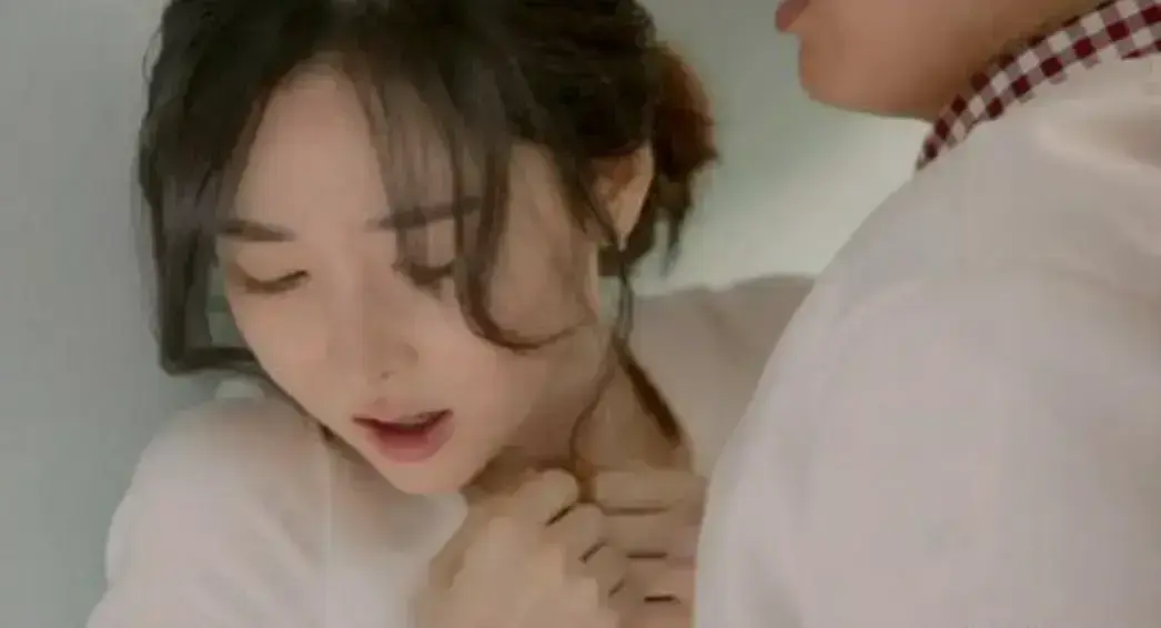 韩国禁忌电影《表妹》1080P高清无广告在线观看-《表妹》未删减完整版中文字幕-一部撕裂亲情与欲望边界的情感风暴