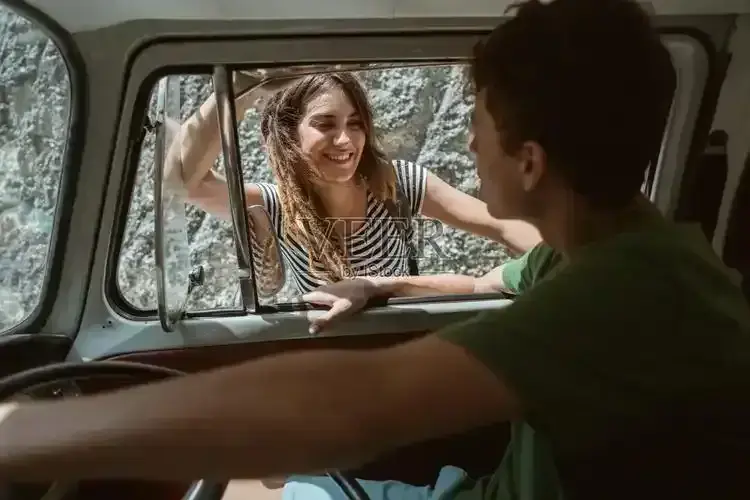 《夏日搭车客》相关资源图片