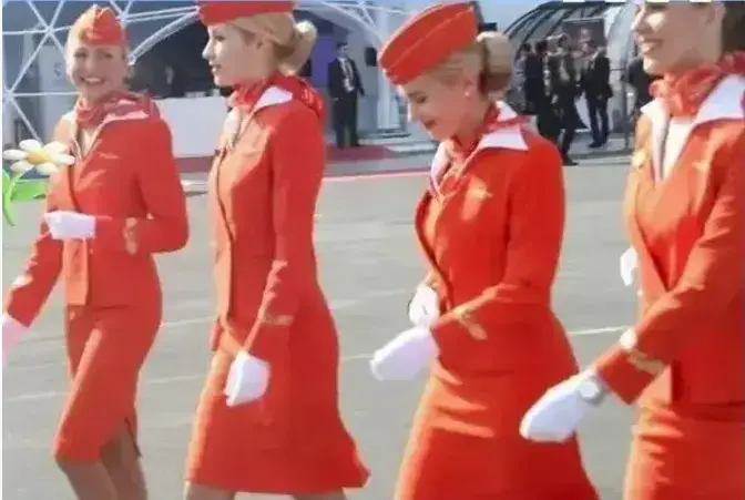 免费无广告《法国空姐1-3》高清看-《法国空姐》4K法版原声-1080P全集正片