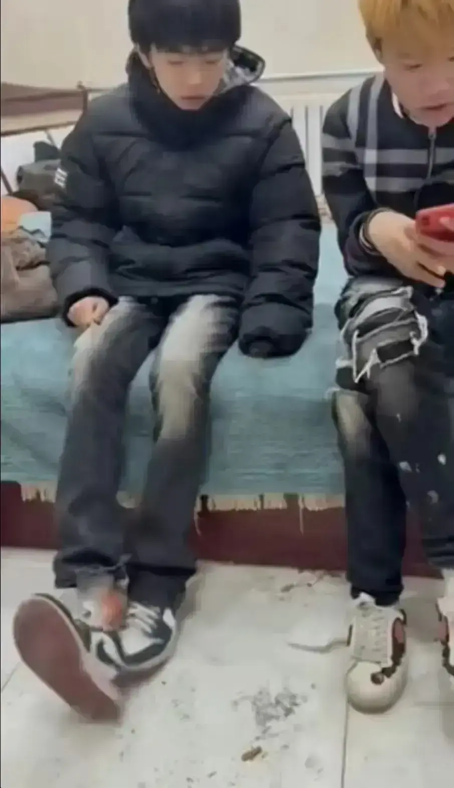 想看《校园轻奢男孩》全网热搜事件来龙去脉？视频全过程无删减免费在线看，4K超高清画质，纯净极速播放！