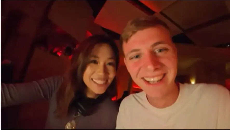 免费看《西安麻辣烫女孩陈雨婷》4K未删减原视频，博主搭讪片段全收录，HD高清画质流畅播放！